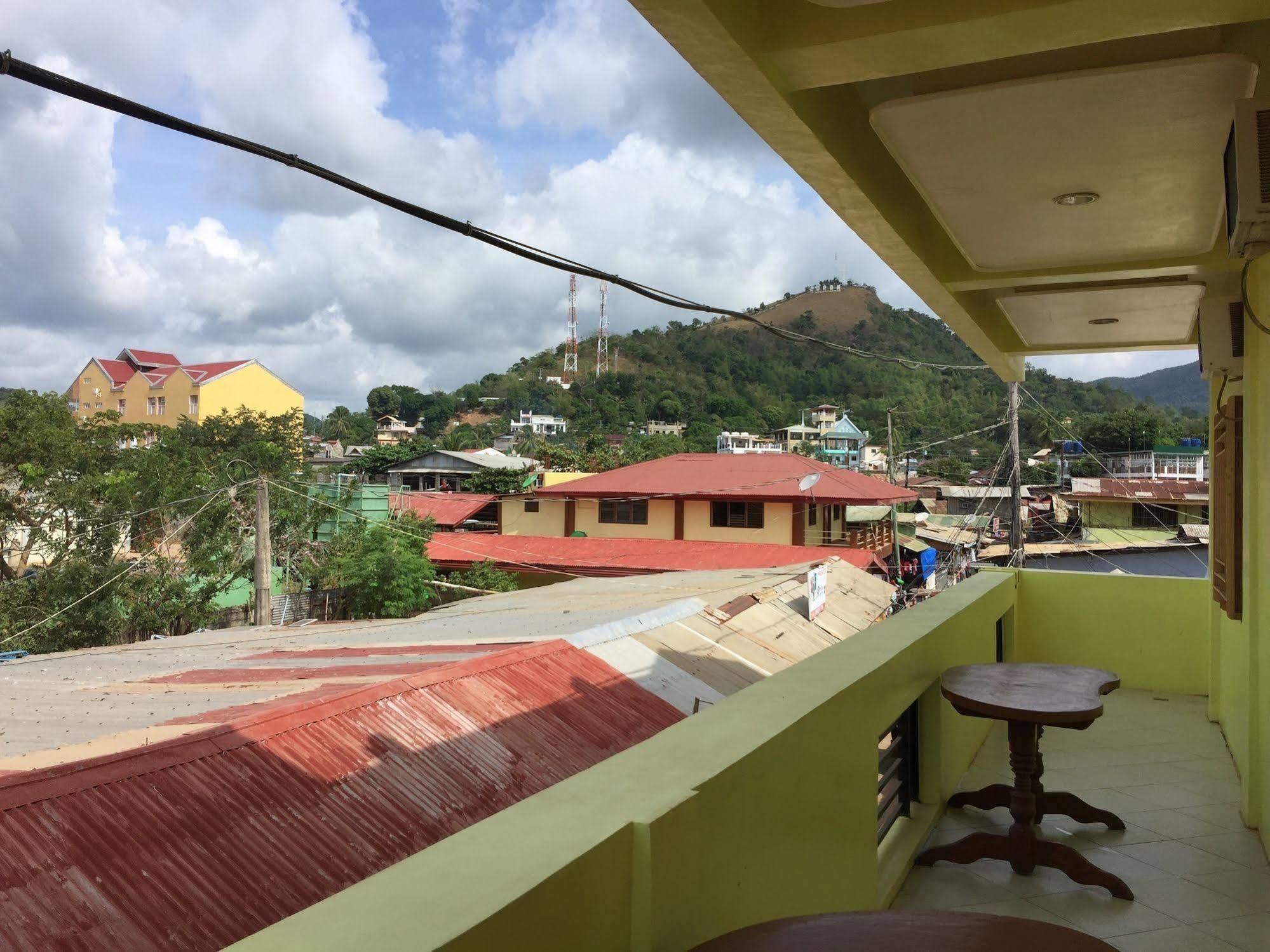 路易斯湾旅行者山林小屋 科隆 外观 照片
