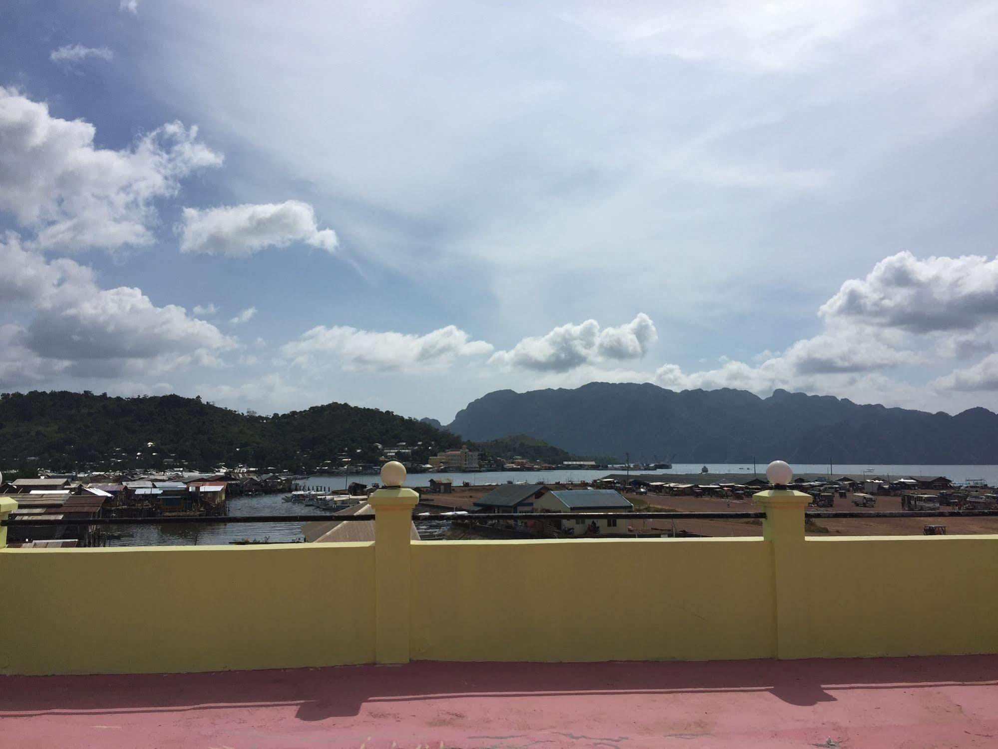 路易斯湾旅行者山林小屋 科隆 外观 照片